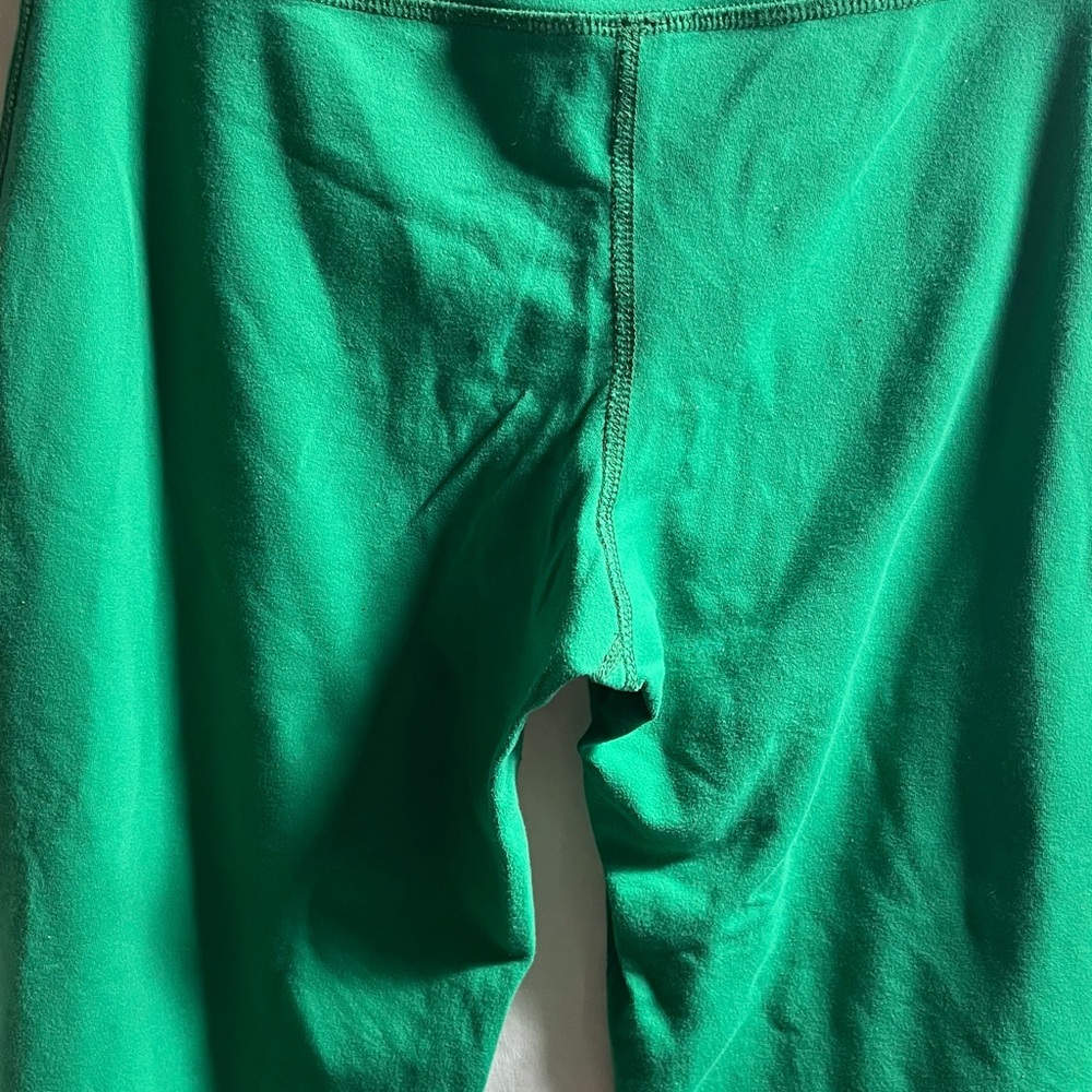 Lululemon Green capris - Picture 9 of 9